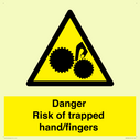 danger-risk-of-trapped-handfingers~